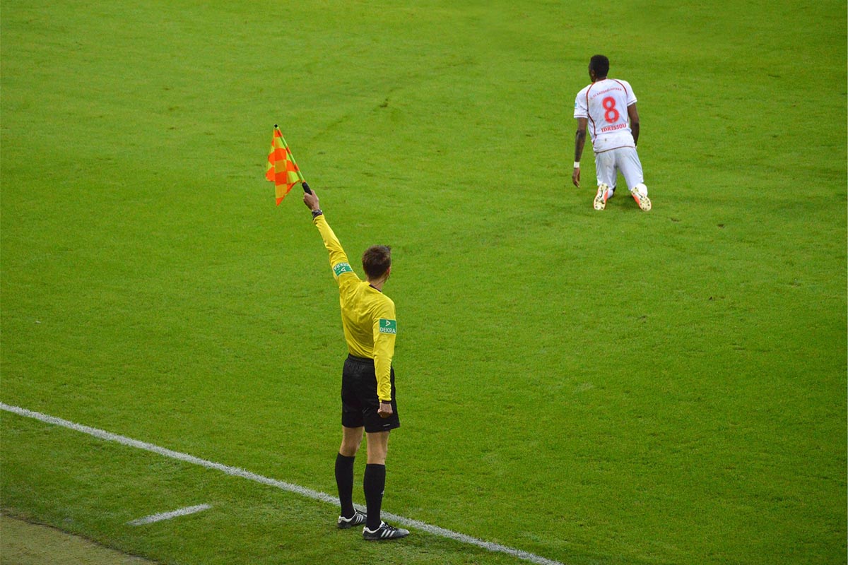fotboll, linjedomare